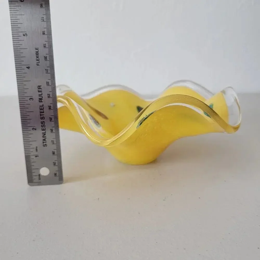 Vintage Style Yellow Art Glass Bowl Ruffled Edge Organic Centerpiece Decor - Picture 7 of 11